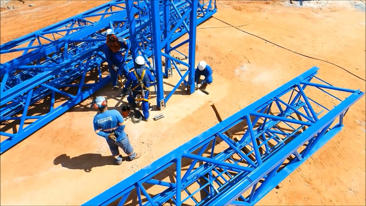 Guindaste de Construção Civil sendo montado