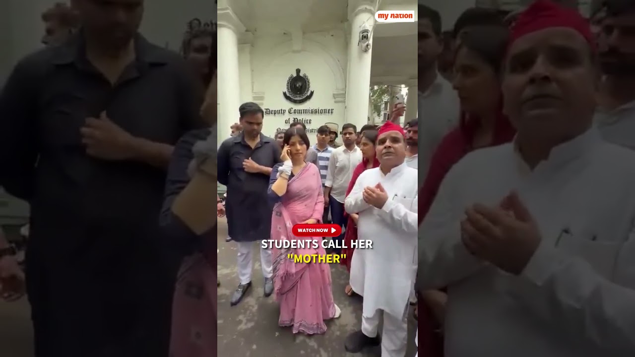 Students Call Dimple Yadav Their 'Mother' During CJP Protest | Supports Injured Student | India News