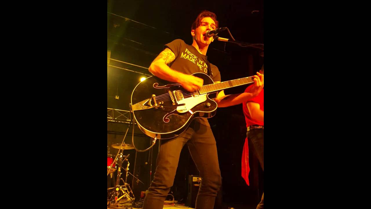 Drake Bell - I Found A Way LIVE