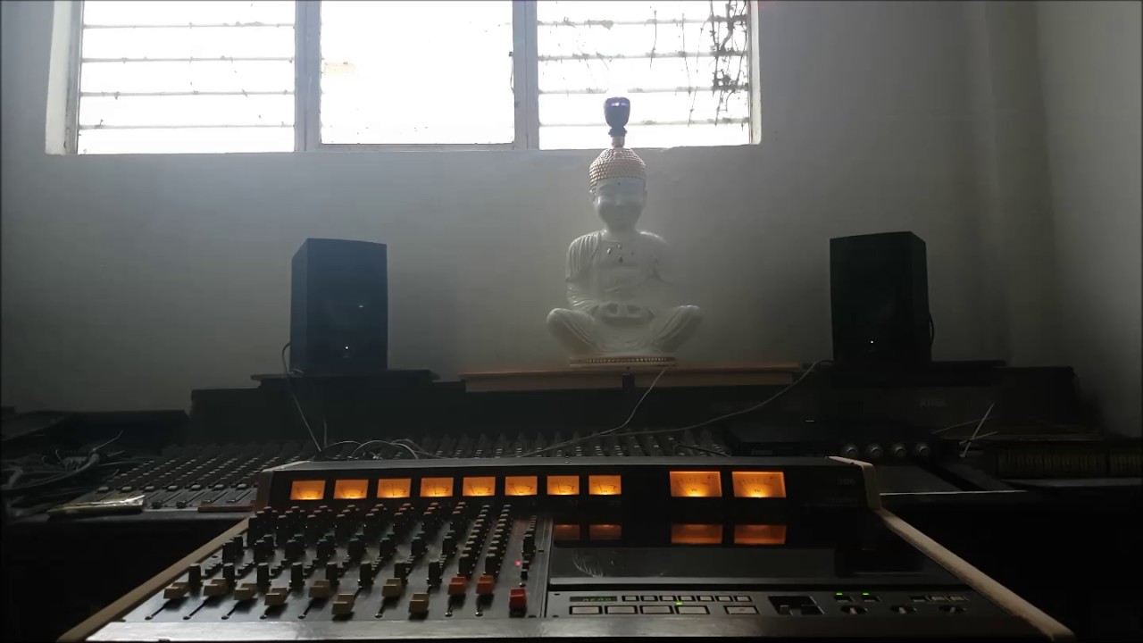 Analog Wednesday #5 Basement Dream ft. Soulisita