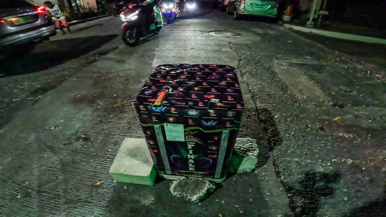 16 Shots #4 The Finale by Phoenix Fireworks || Manila, Philippines New Year's Eve 2025 - 2026 🔥🔥🔥
