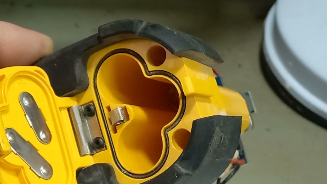 0041 - MEU LASER DEWALT NÃO LIGA - TROQUEI PILHAS E NADA - O QUE FAZER?  -  PARTE 1