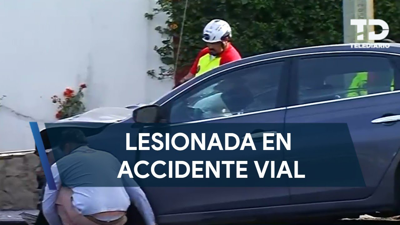 Conductora resulta lesionada en accidente vial sobre Carretera Nacional en Santiago,NL