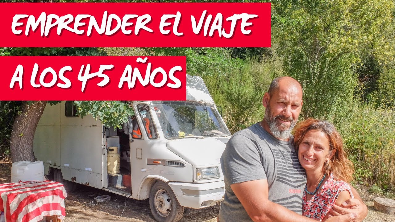 Jugársela por un sueño: dejan su casa y se mudan adentro de un camioncito Bimbo para vivir viajando