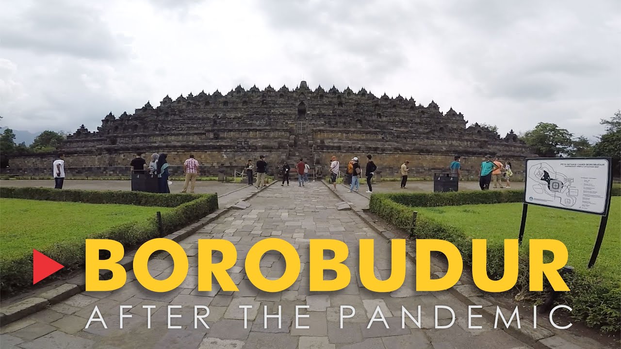 WALKING AROUND BOROBUDUR TEMPLE