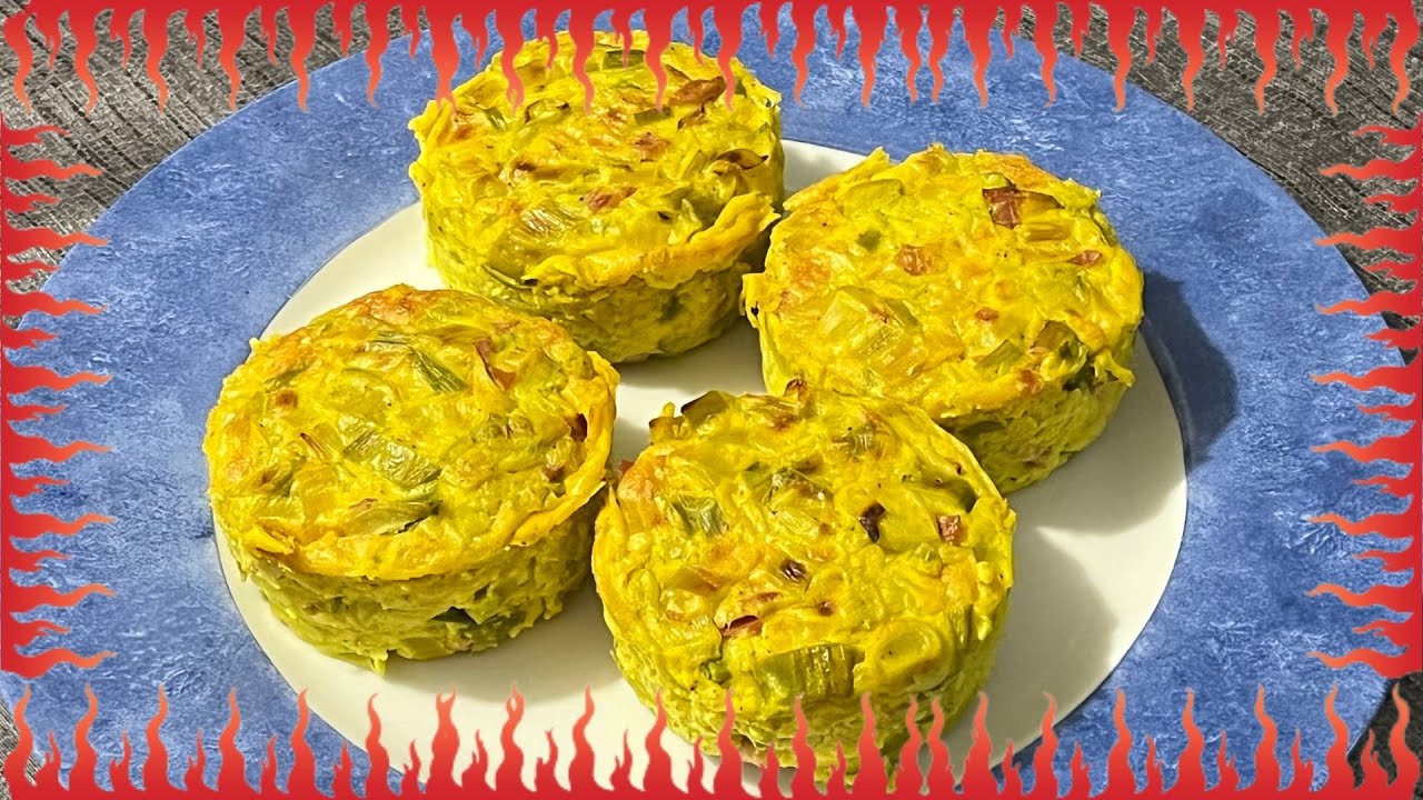 Простой рецепт пирогов из лука-порея с ветчиной и куркумой. короткое видео