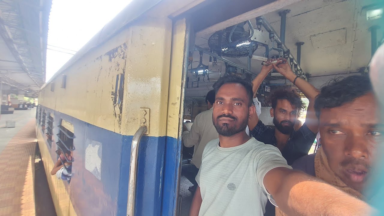 Train number 68707 Raipur junction to durg junction memu local train traveling vlog raipur to sarona