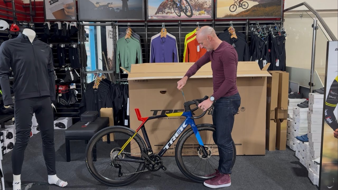 Unboxing: Trek Madone SLR 9 Team Blue