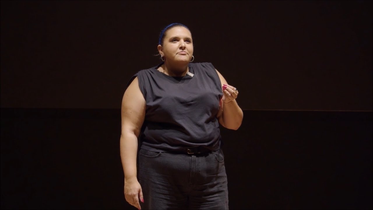 “Emprender es cerrar la brecha” | Sol Vivanco | TEDxBarrioSanNicolasSalon