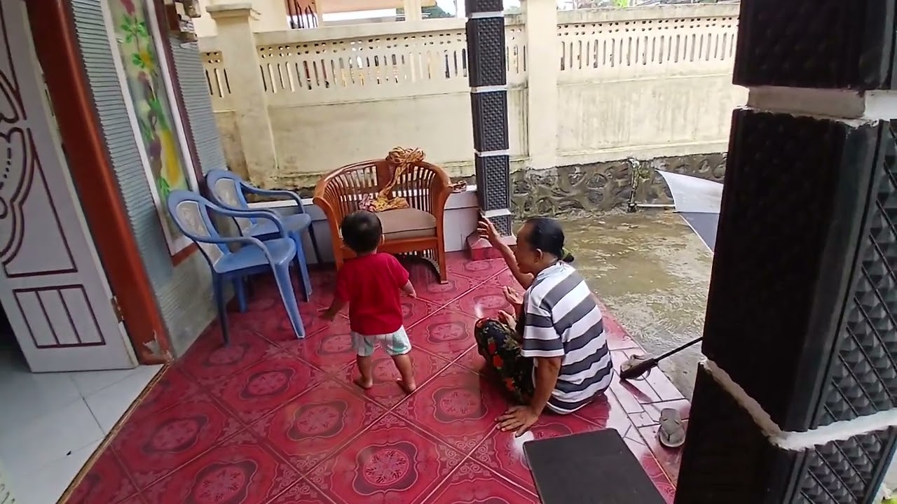 Berada dirumah Uyut 2