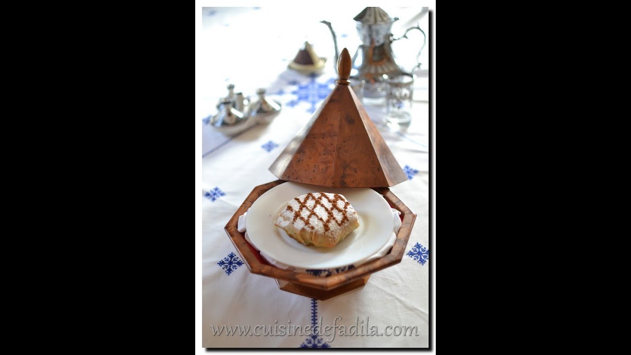 pastilla au poulet et aux amandes