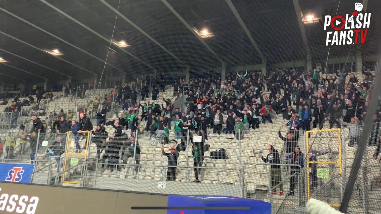 Euforia kibiców Radomiaka po golu w doliczonym czasie gry na Cracovii (29.10.2021 r.)