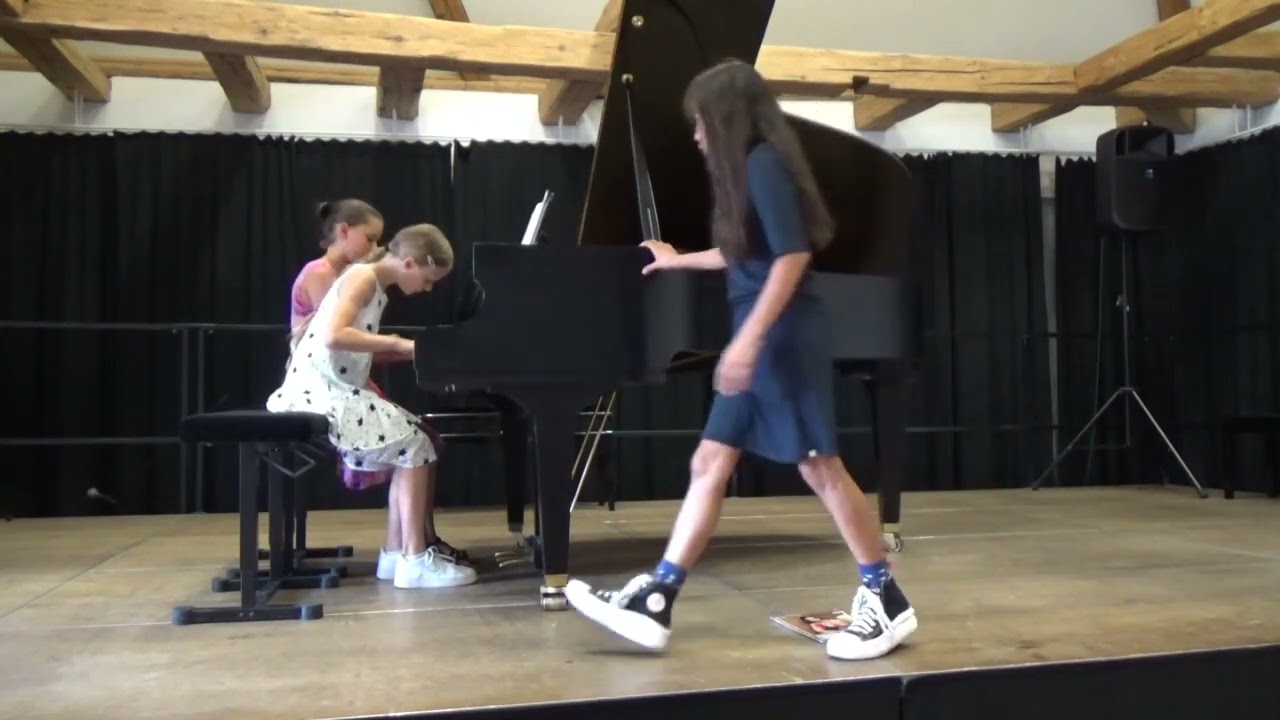 Good Mood Song and Dance. Oxana Krut ( students play)