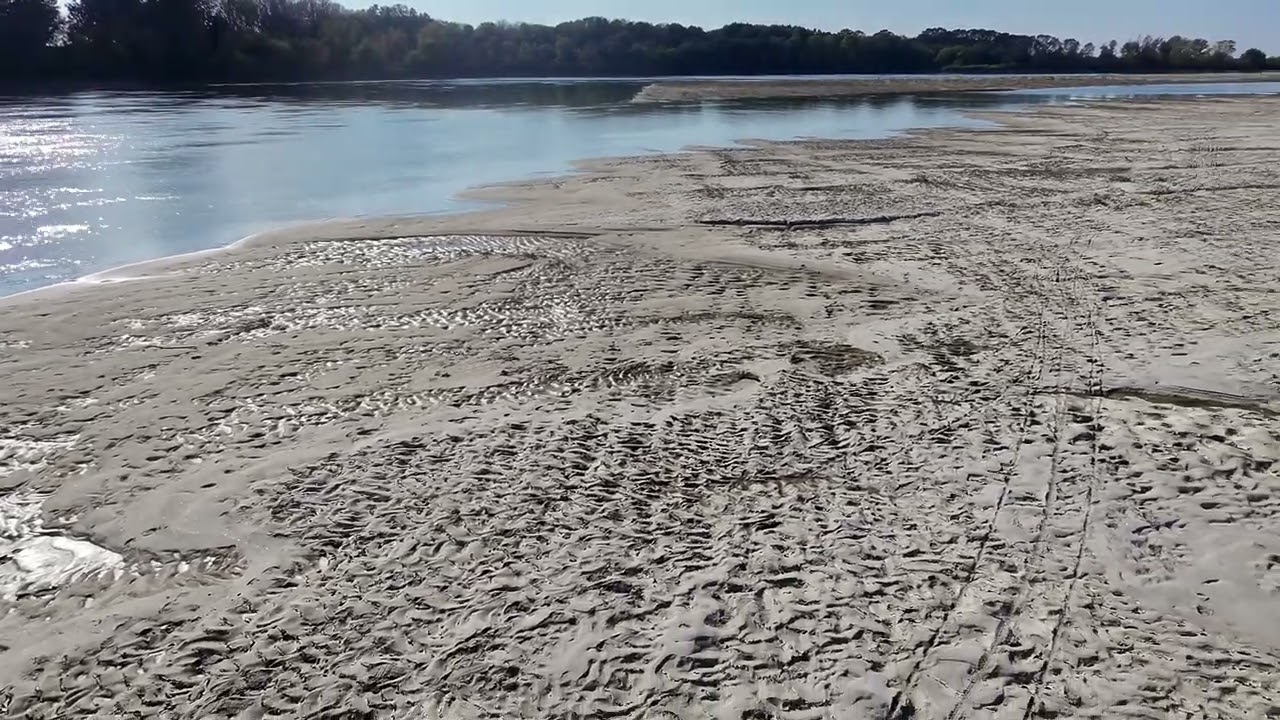 Il Fiume Po dall&rsquo;Alto &ndash; Pontile di Occhiobello | Paesaggi Cinematici in 4K Drone