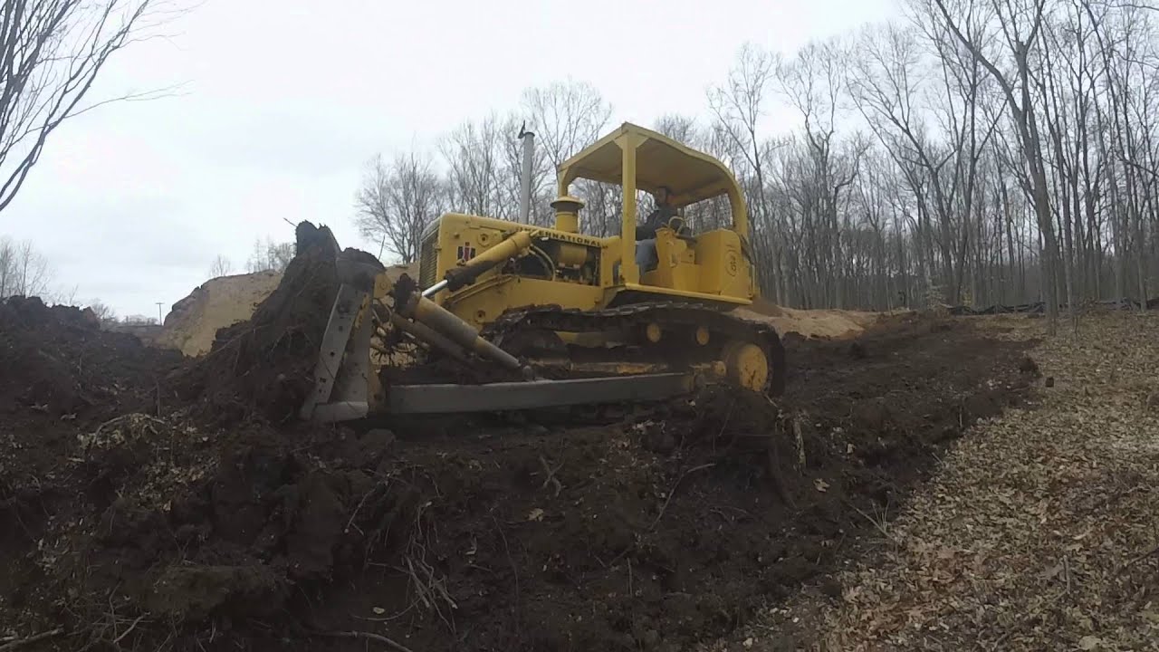 International Td15C  pushing