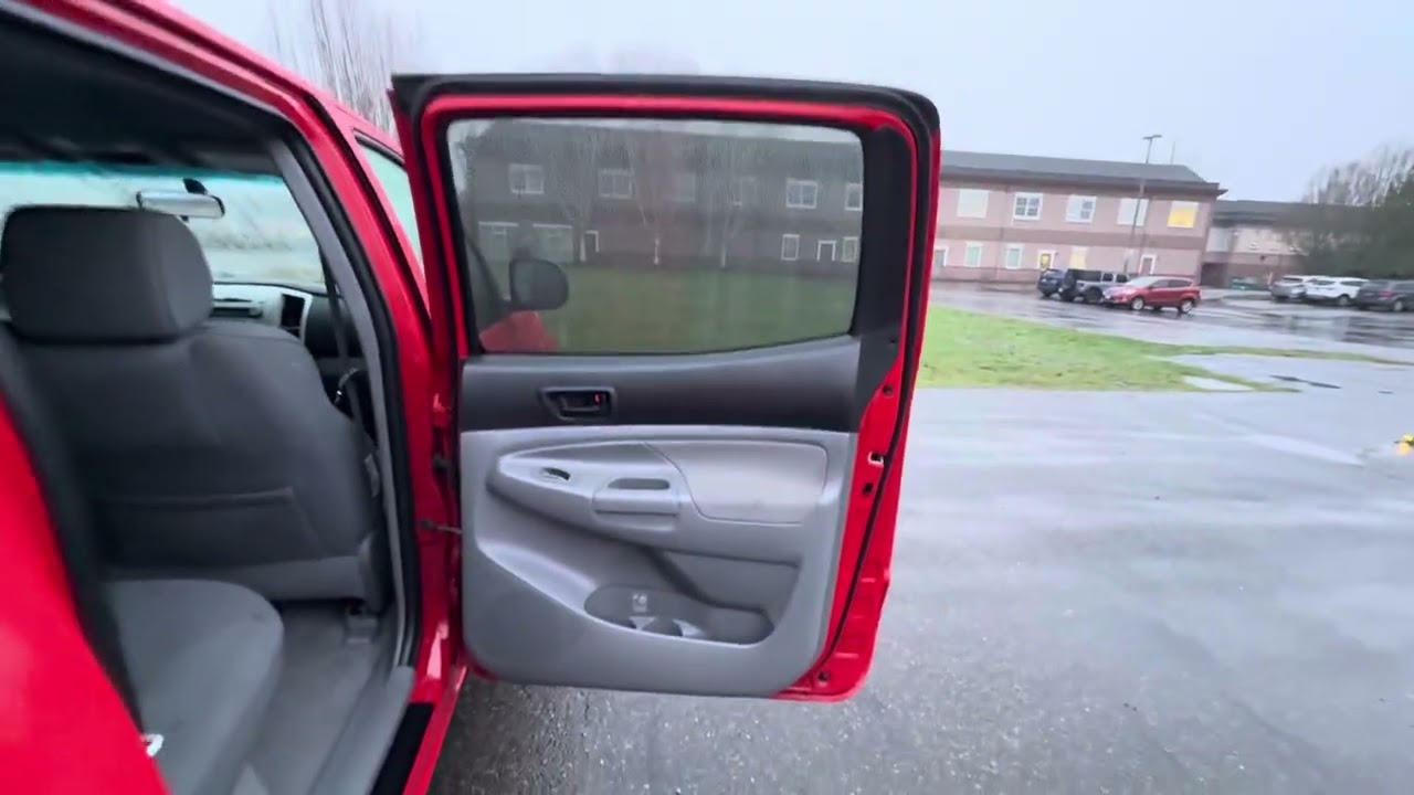 2005 Toyota Tacoma Interior Walk Around 