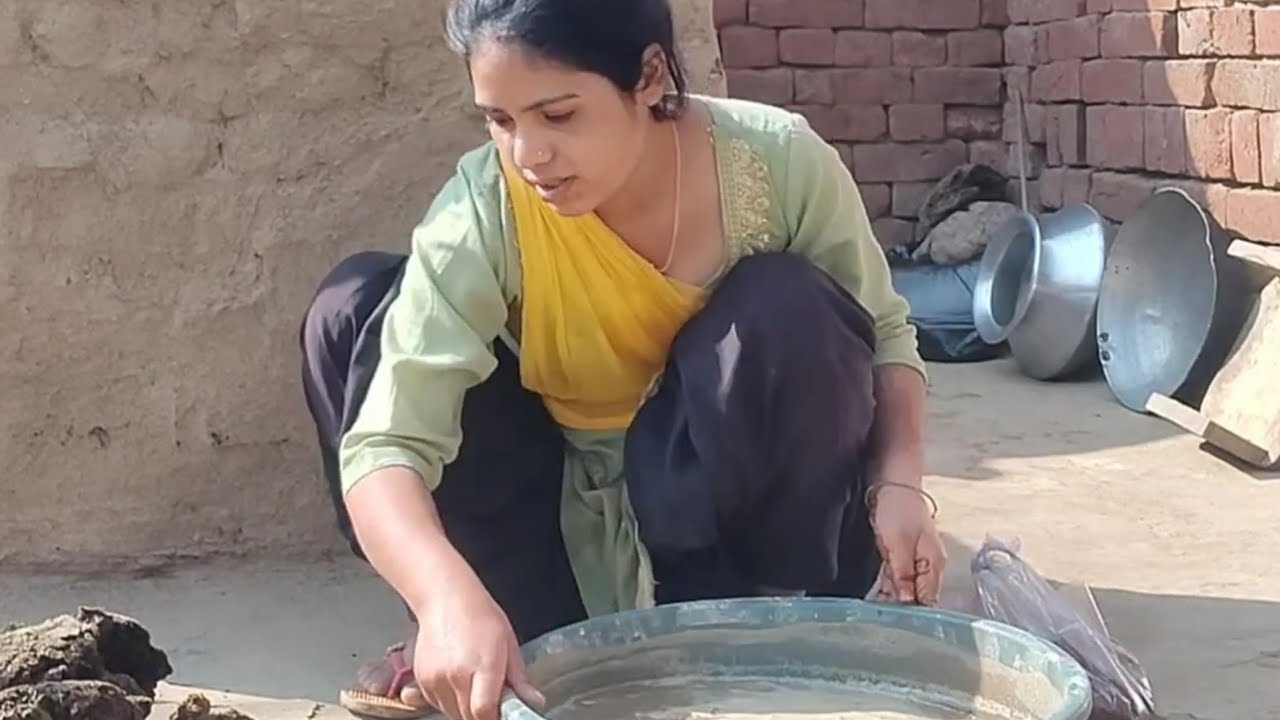 गोबर और मिट्टी से दीवार की लिपाई करके कितना सुंदर बना दिया ||suhana Records