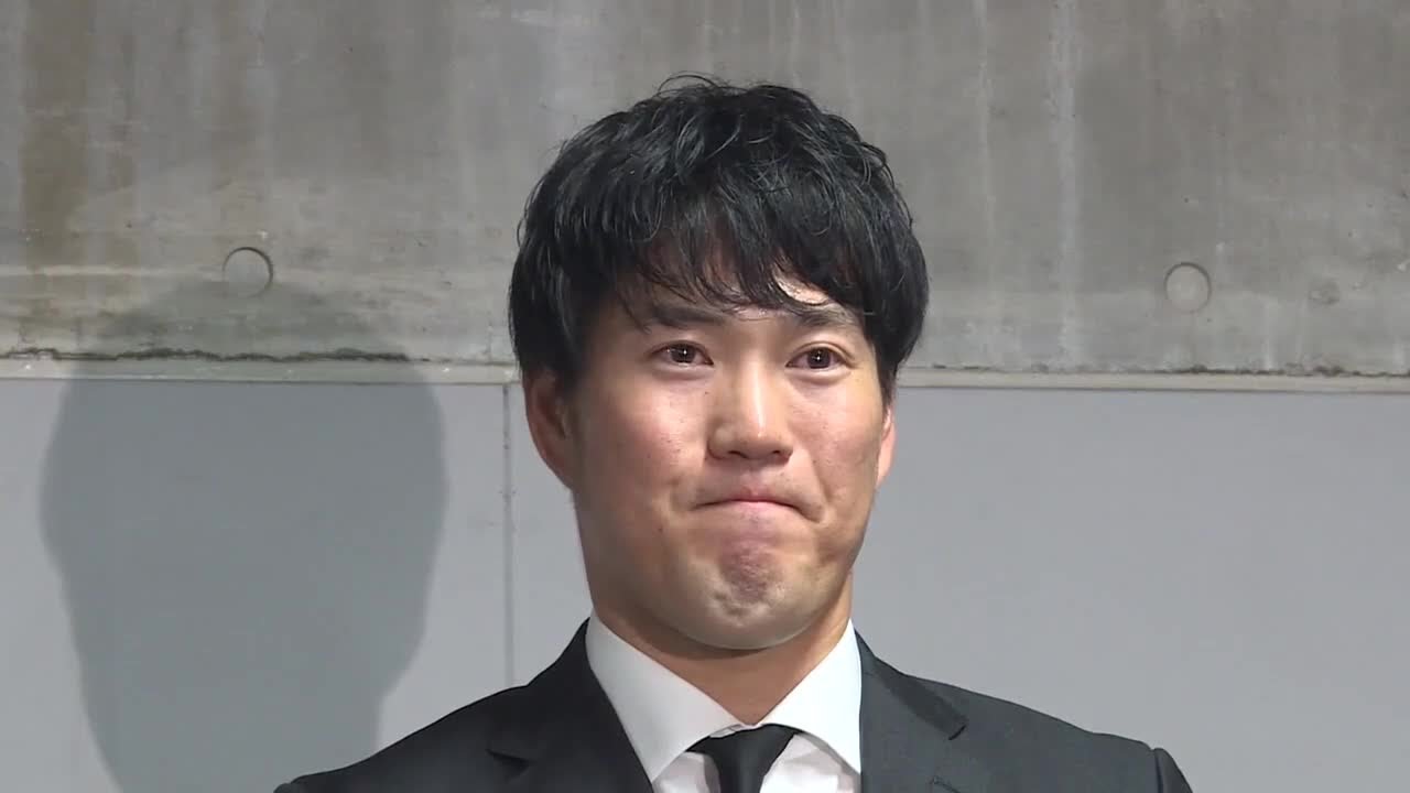 「気持ちを奮い立たせてくれたファンに感謝」カープ 磯村捕手など4人に戦力外通告　 (2025/10/25 18:07)