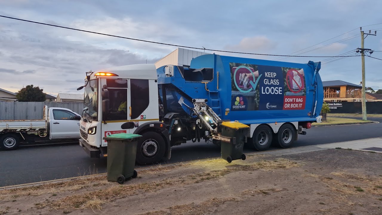 Surf coast shire recycling- early morning collections #SL01675