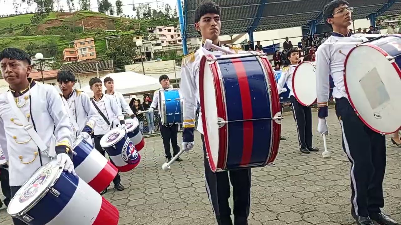 Desfile Cívico militar Unidad Educativa Corina Paral