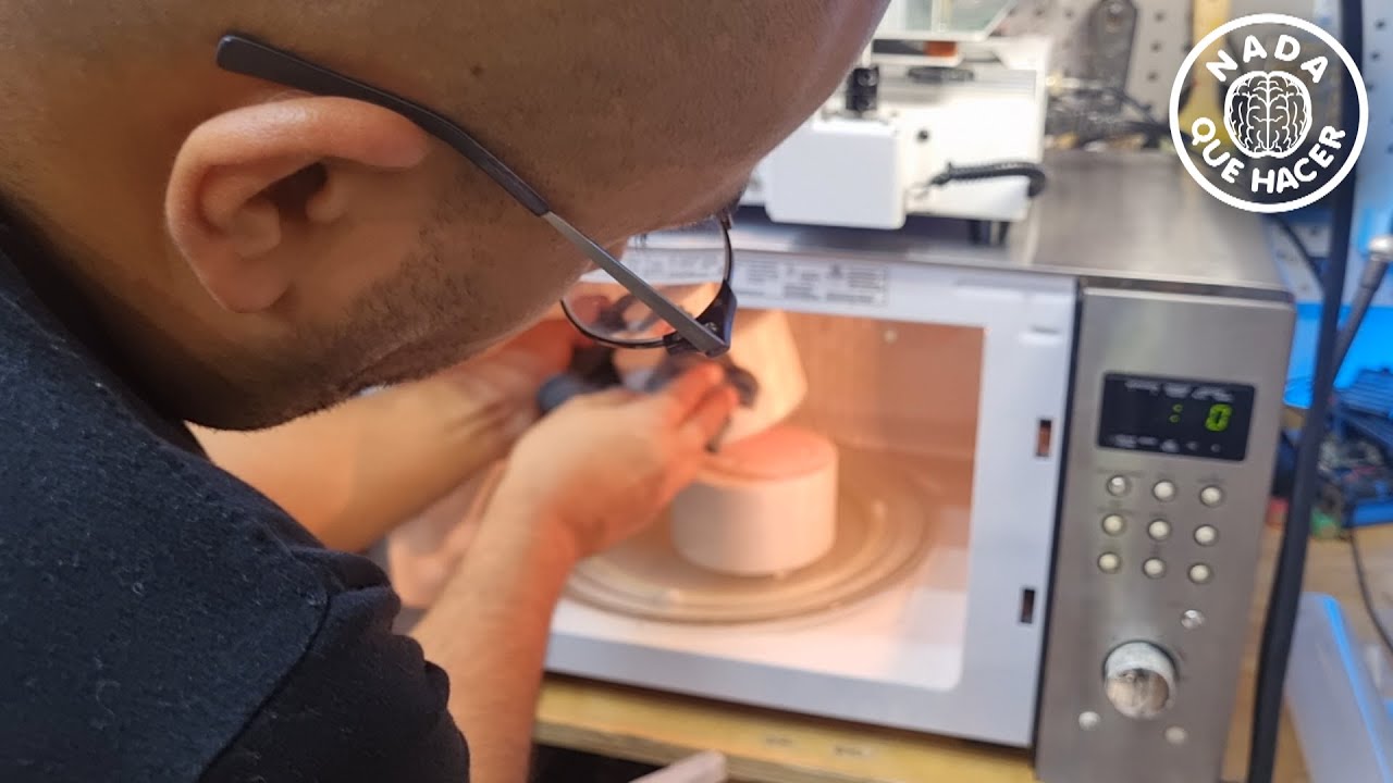 Cocer cerámica y barro en el horno de microondas con estos 