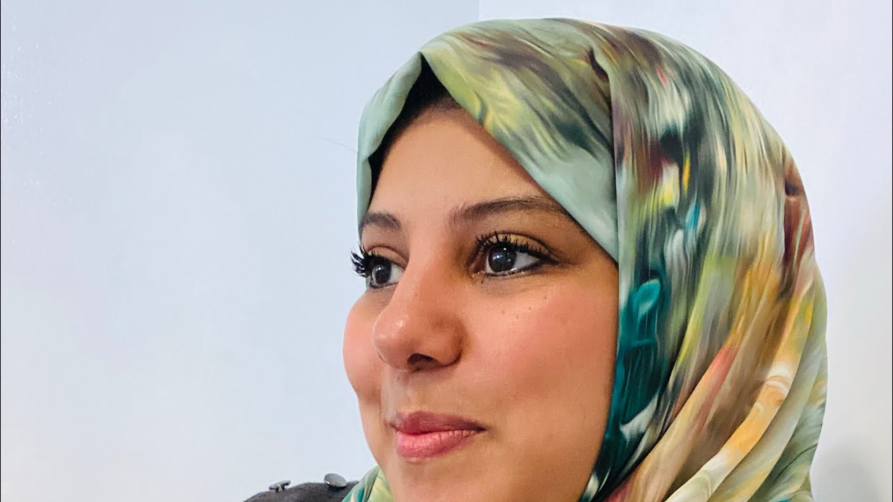 دخلي تضحكي و تحيدي القنط و الهم