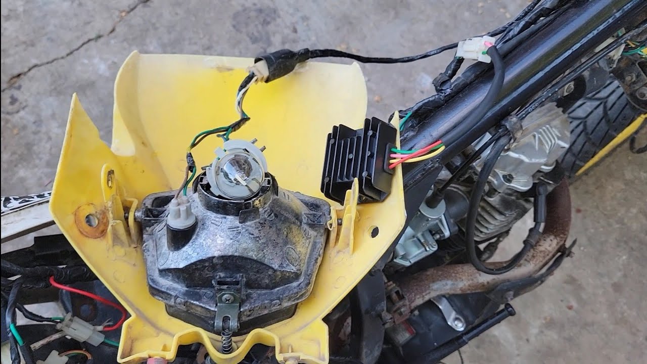 Quema al instante los Focos de tu MOTO,  Regulador de corriente [ Rectificador⚡️]  FALLA