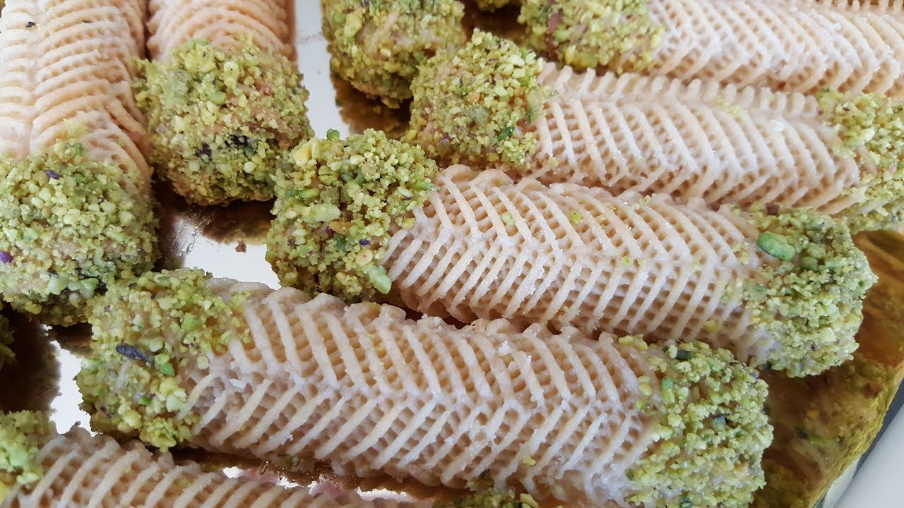 gateaux pour l'aid cigare mankouche  حلويات العيد الجزائرية 2018سيقار منقوشين