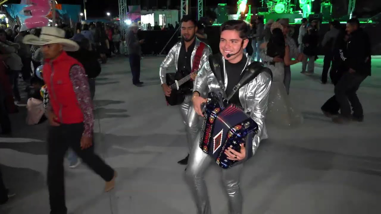 BAILE - CON EL GRUPO CODIGO - i (1)