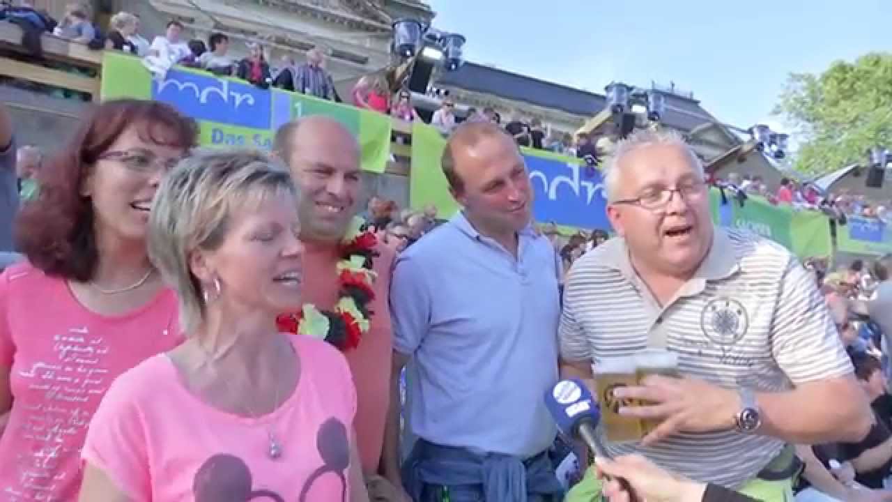 Ich glaub es geht schon wieder los - Kaiserfans beweisen Textsicherheit | Kaisermania 2015 | MDR
