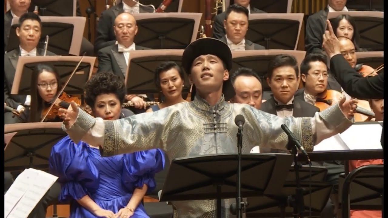 傲日其愣《两棵树》，独特的蒙古长调（乌日汀哆）带来大草原的纯朴、阳光，经典珍藏！