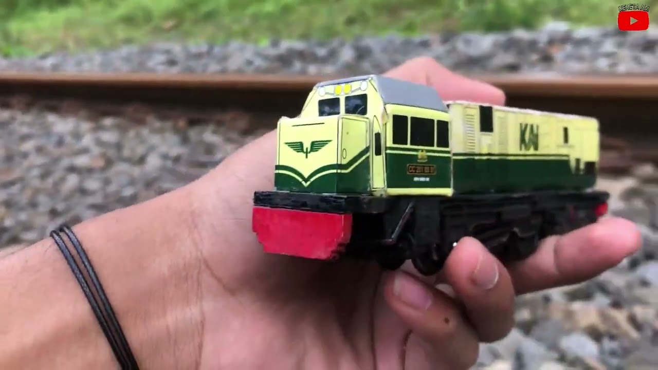 Drama Menjalankan Kereta Api Karakter Monster, CC 201 Vintage, CC 206, CC 203, Helikopter, Mobil