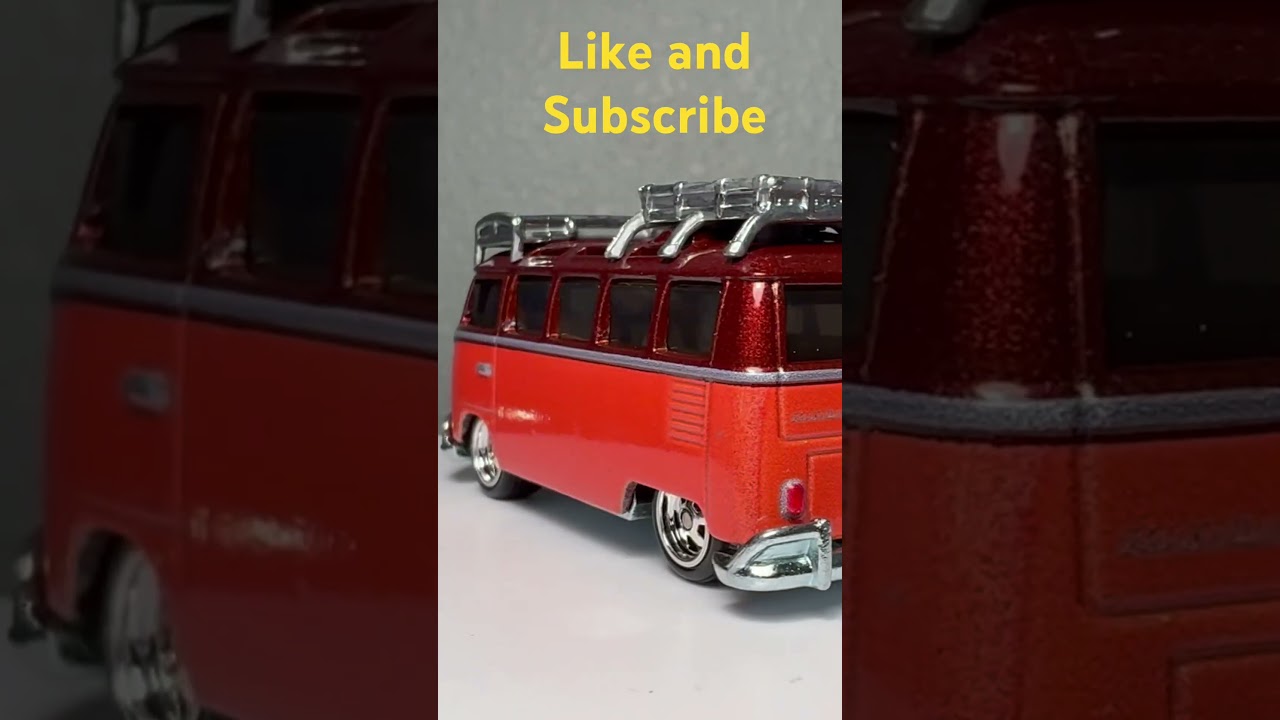 Hot Wheels 1967 VW Samba Bus (Fluffy) 