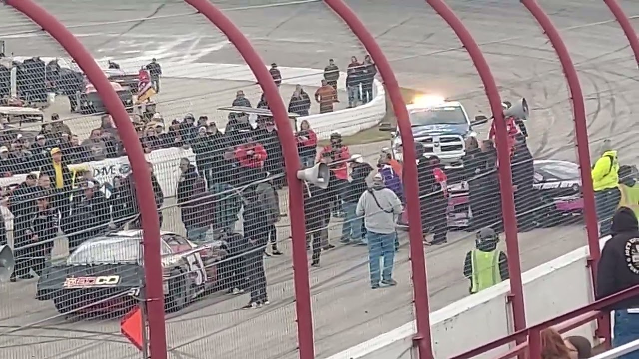 2023 Winchester 400 - Final 10 laps, Postrace Fight and Interviews.