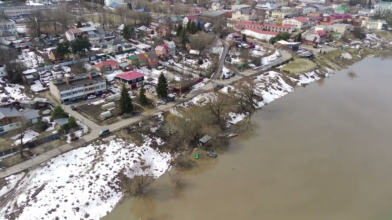 Таруса туристическая во время разлива Оки