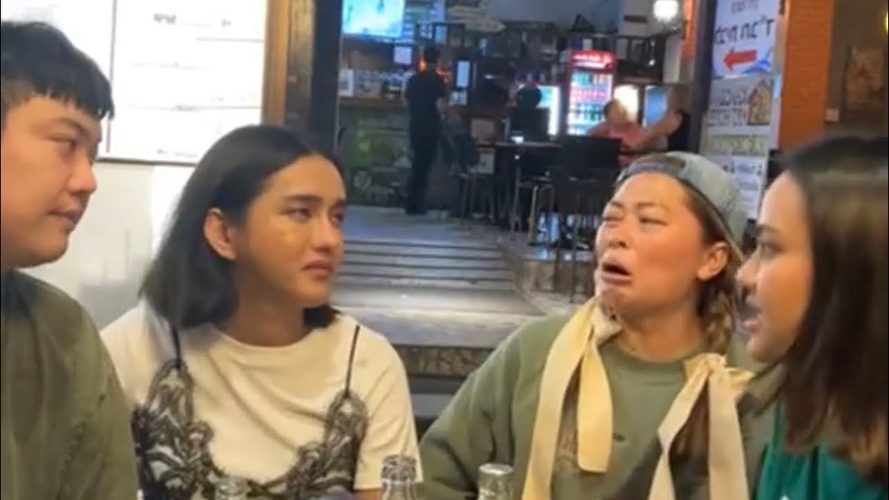 นินิว ฝน ไลฟ์ ณ สตูดิโยบาร์