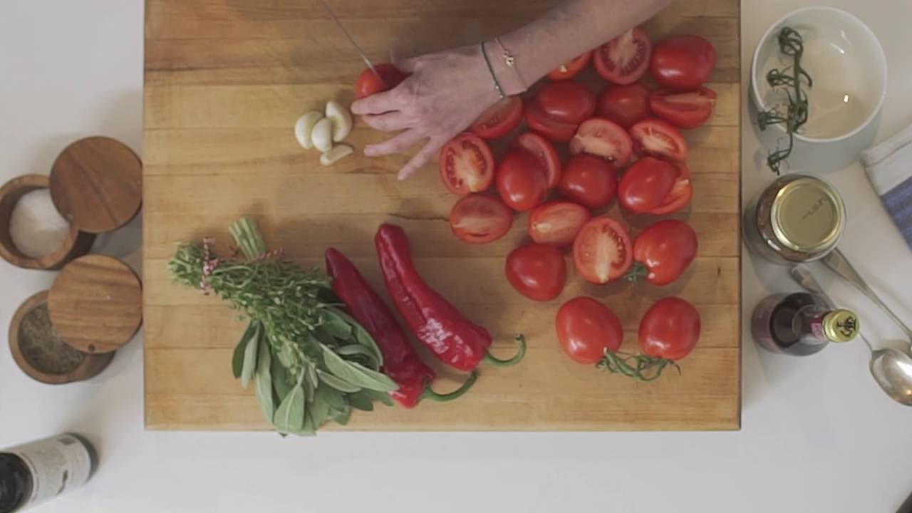 TBSeen Lisa Faulkner's Easy and Very Delicious Tomato Sauce
