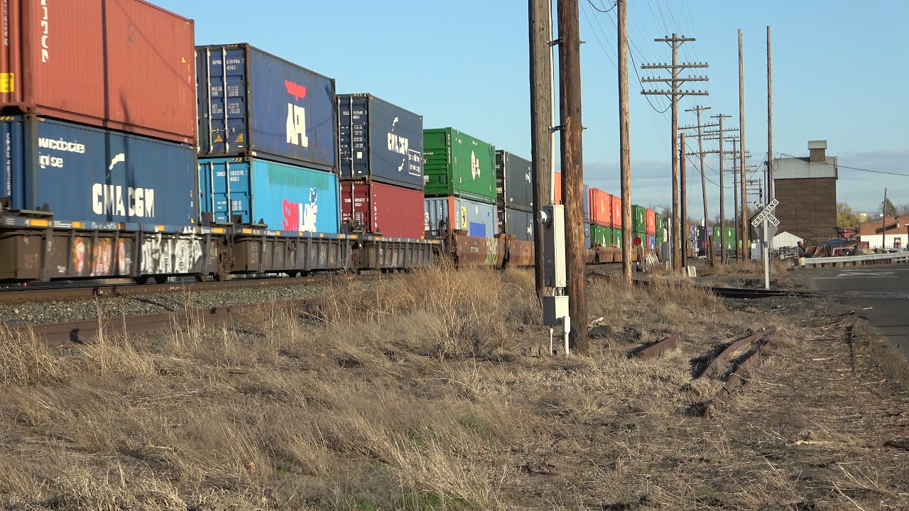Westbound Stack train 4K