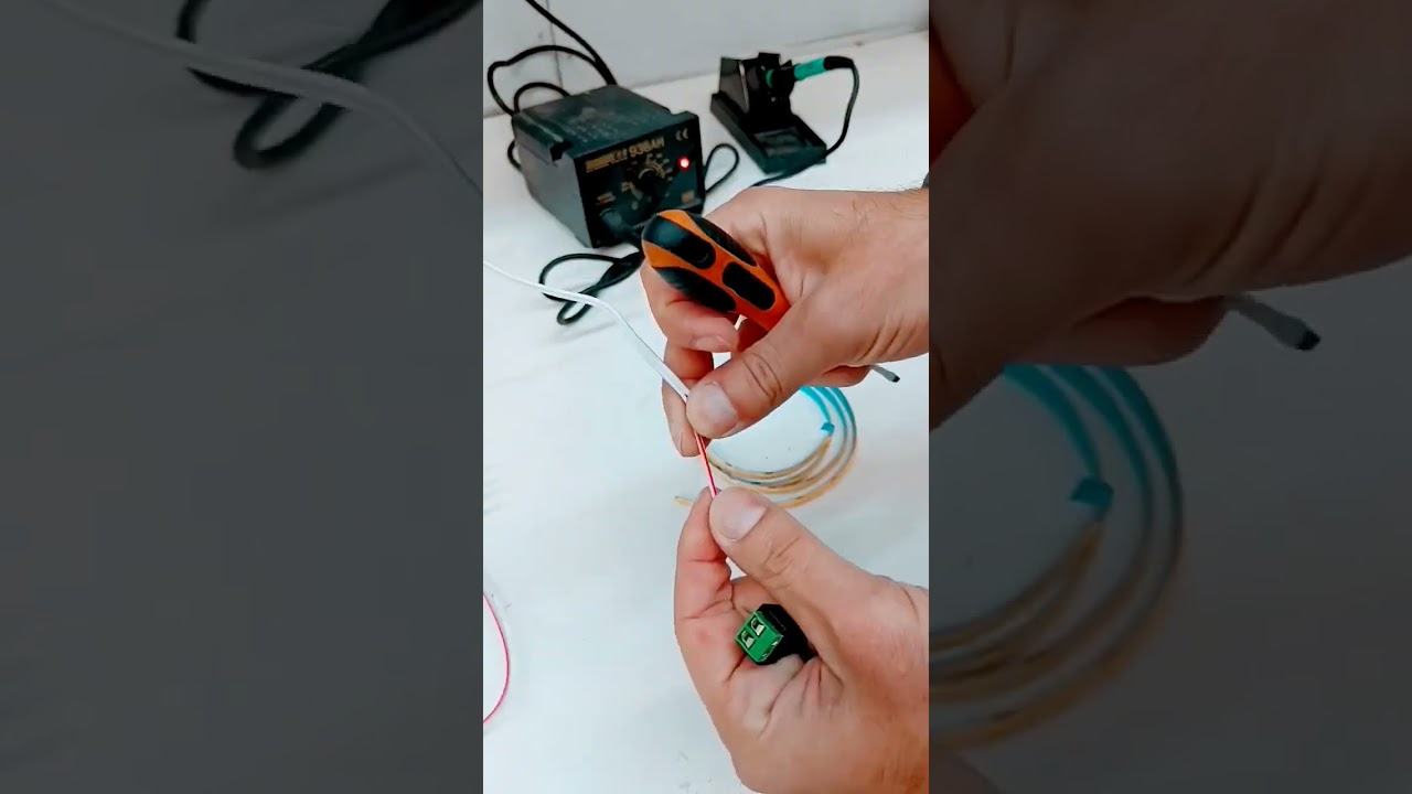 Jak lutować taśmę LED COB? Taśma LED COB. Jak podłączyć taśmę LED?#shorts