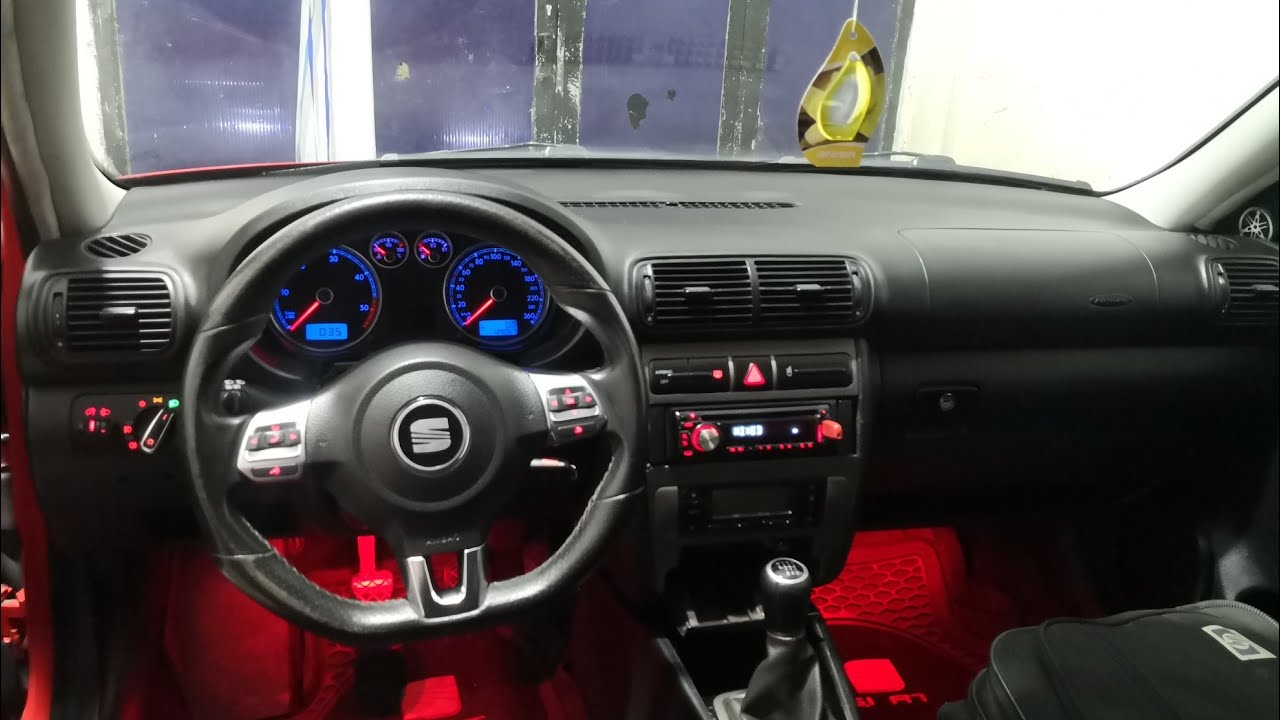 تعديل طابلو سيارة من عادي الى آخر بشاشة ذكية وذو ميزات رائعة changement tableau seat leon m1