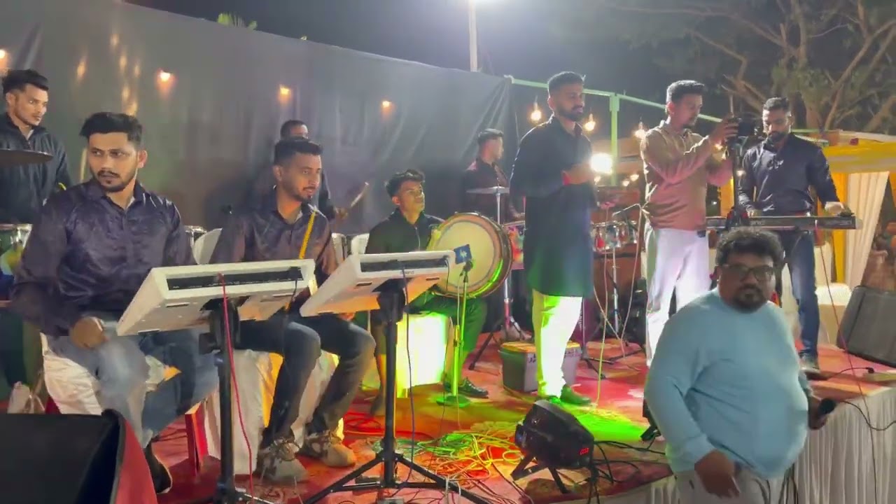 🕺💃 अक्षता ताईच्या हळदीला 💫💥🕺💃#banjopremikavi #haldiceremony #youtubeshorts #marathisong