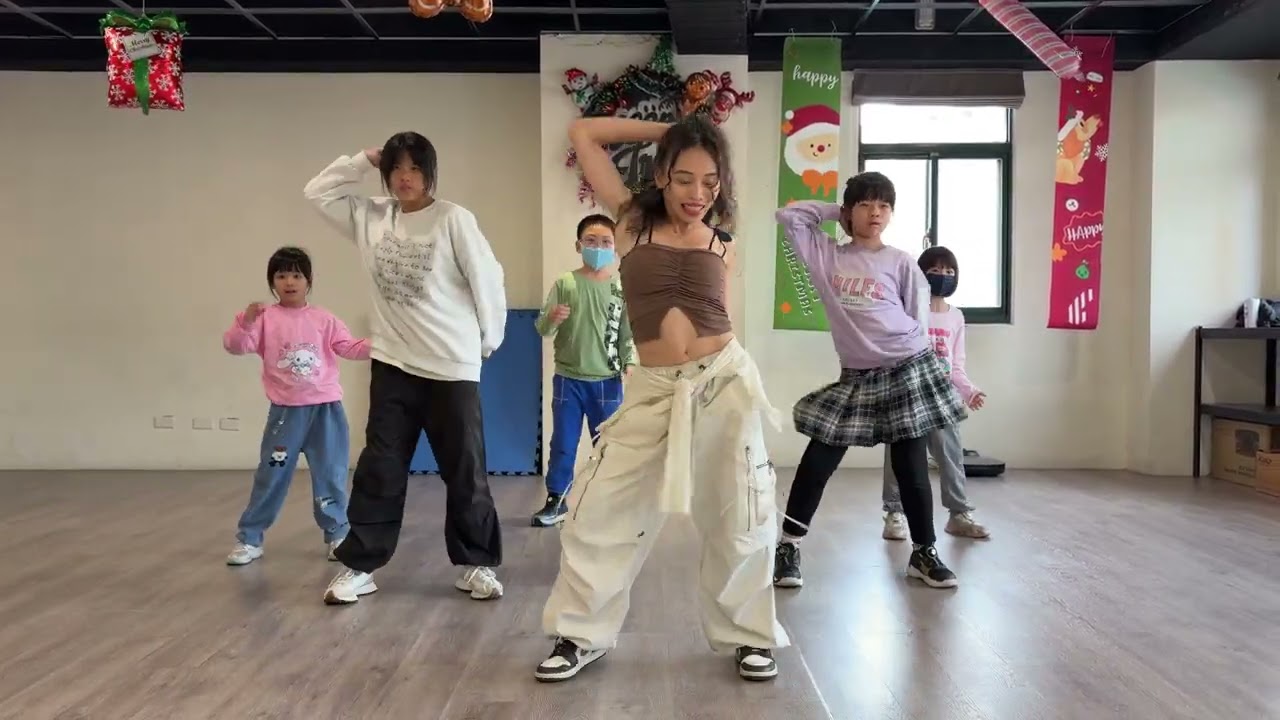 椰子樹兒童街舞教室「Newjazz」2025/12/13 Junie老師