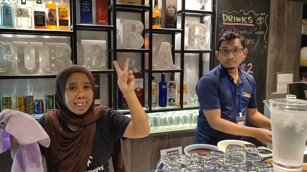 Singapore Travel Vlog: Staying at Cube Family Boutique Capsule Hotel