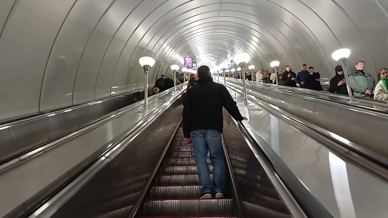 Станция метро «Ладожская» в Санкт‑Петербурге.