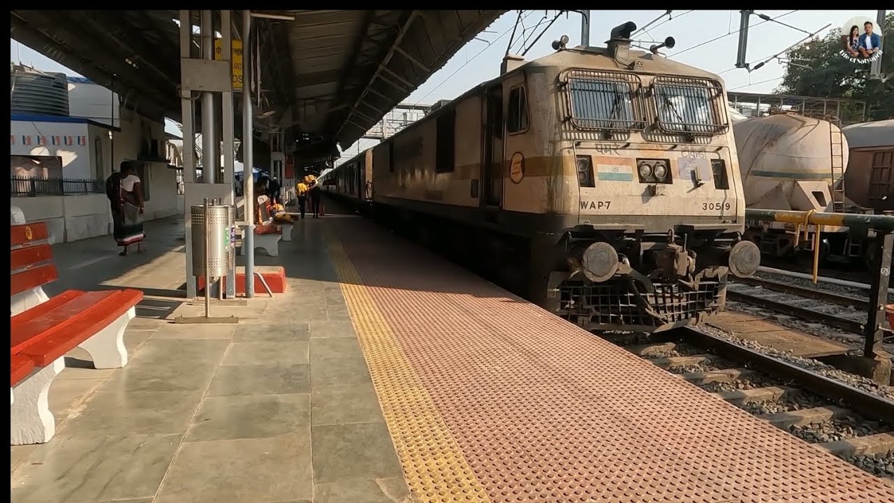 27 ଘଣ୍ଟା ର train journey କେନ୍ତାକରି ପୁରା କଲୁଁ।(Titlagarh to Delhi)#delhi #travel #vlog #sambalpuri