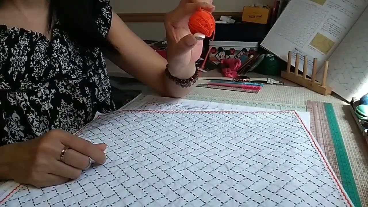 楼蘭の刺し子 【51】 遅まきながらの動画配信です🌺 完成作品のご紹介と、進行中の努力の数々です🤗