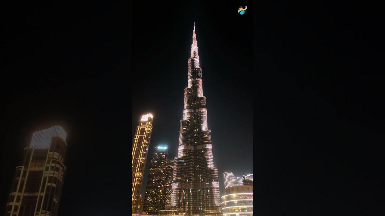 I captured the Burj Khalifa Light Show and Found This AMAZING