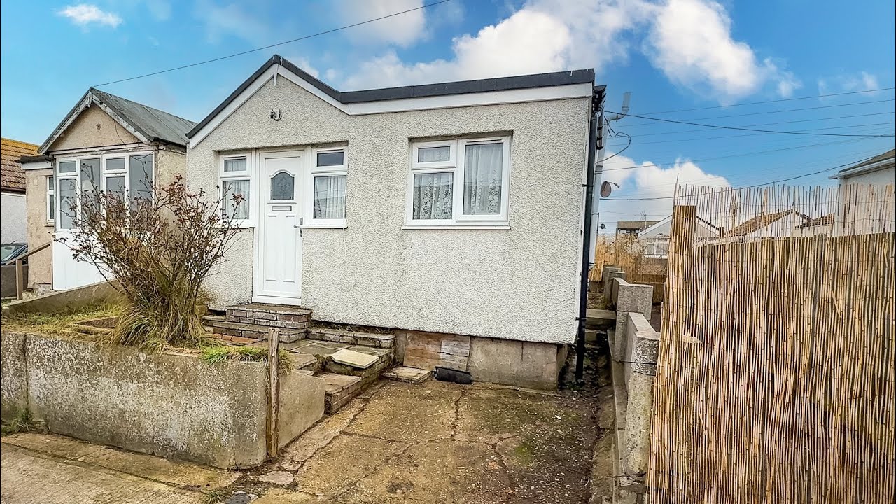 STONES THROW FROM BEACH - Essex Avenue, Jaywick, Essex