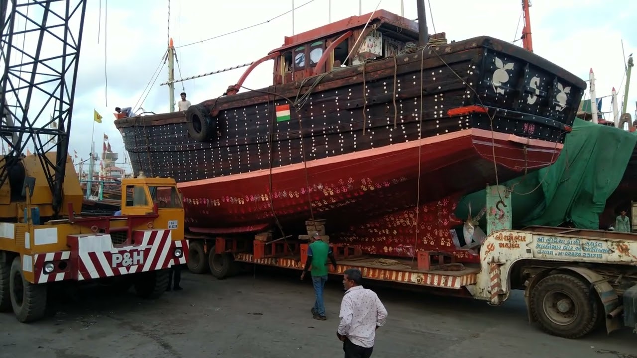 veraval FISHING BOAT launch in sea