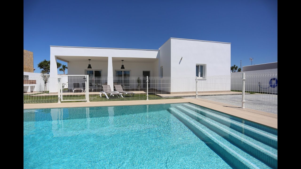 Excelente chalet en Conil  con piscina en alquiler